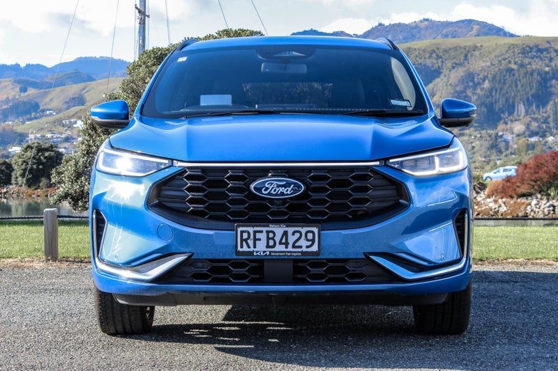2025 Ford Escape ST-Line X AWD HEV, photo 2