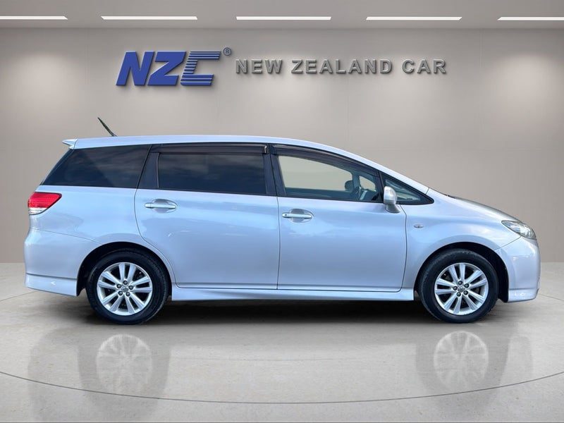 2010 Toyota Wish, photo 2