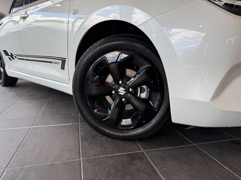 2026 Suzuki Swift GLZ SHADOW, photo 2
