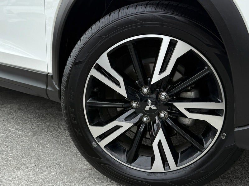 2023 Mitsubishi Eclipse Cross XLS, photo 2