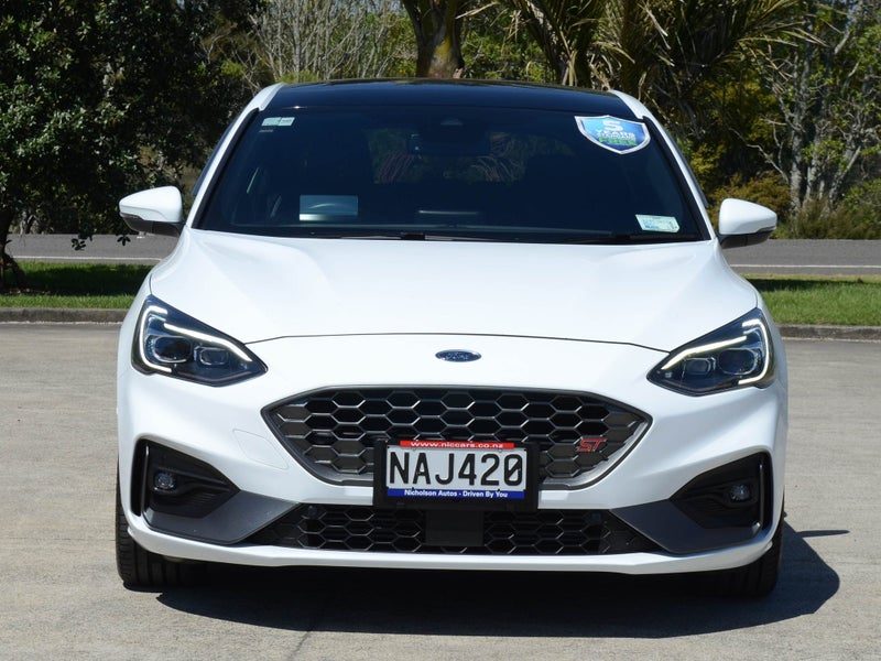 2020 Ford Focus St, photo 3