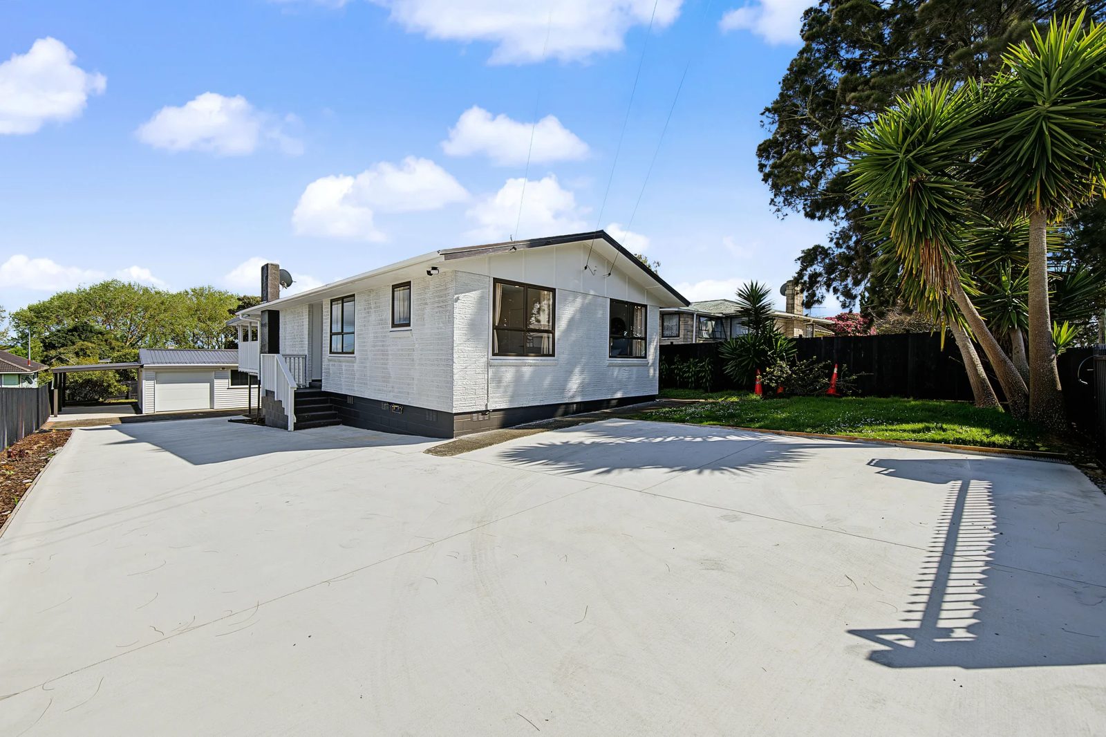 31 Collett Road, Otara, photo 2