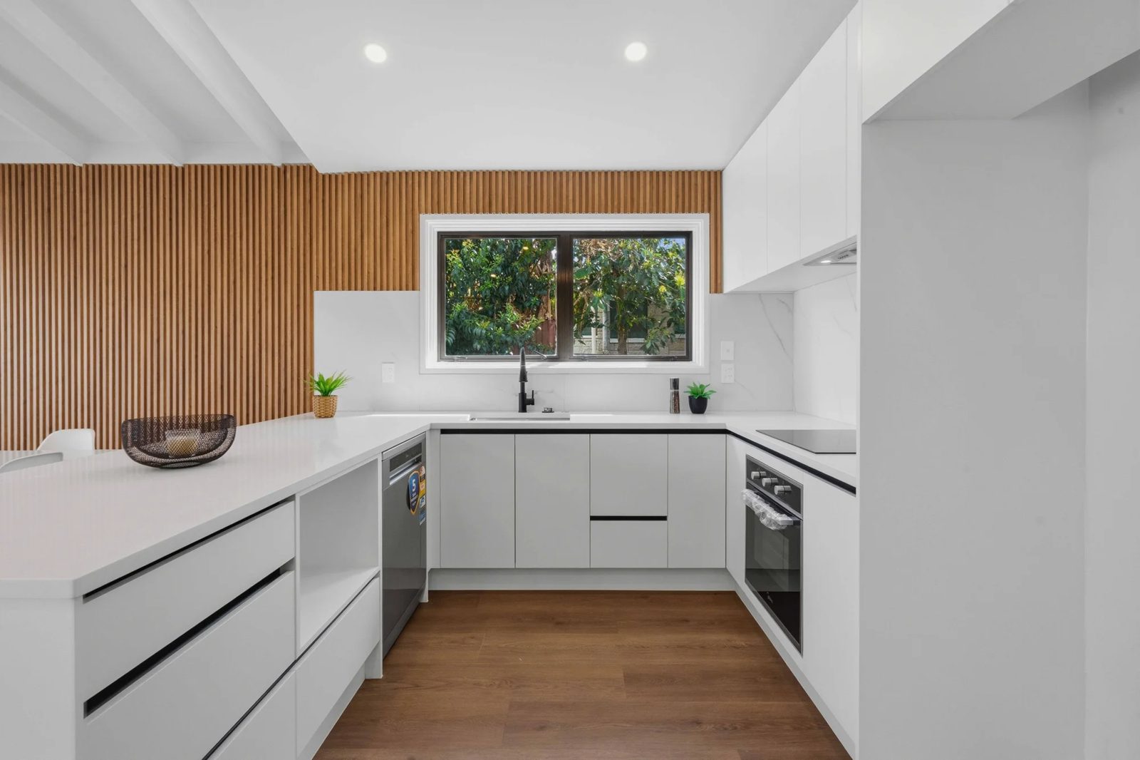 31 Collett Road, Otara, photo 5