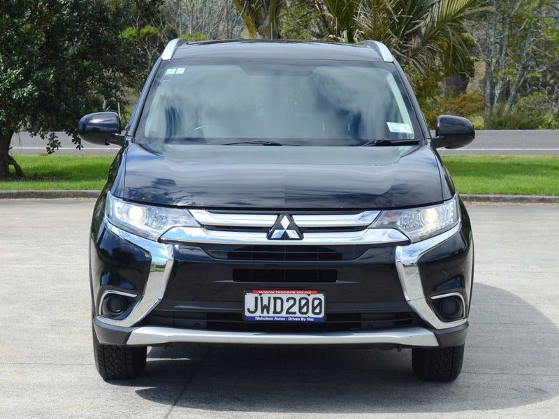 2016 Mitsubishi Outlander LS, photo 3