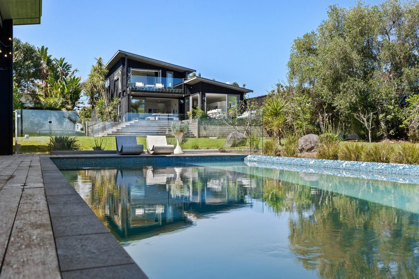 34 Harbour View Road, Point Chevalier, photo 2