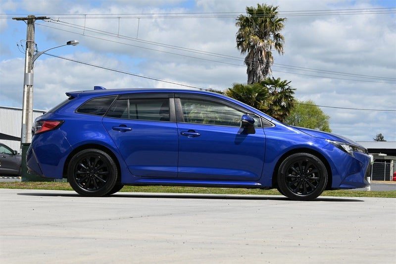 2021 Toyota Corolla TOURING / 1.8L HYBRID, photo 3