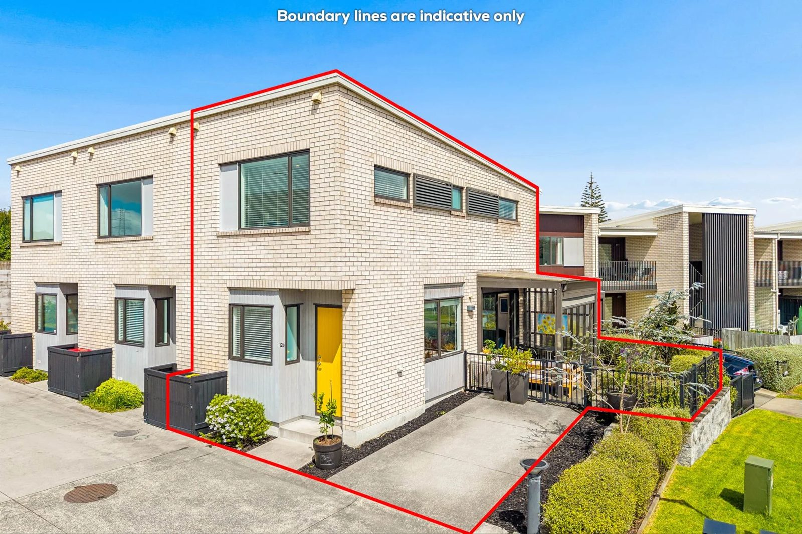 12A Titoki Street, Te Atatu Peninsula, photo 1