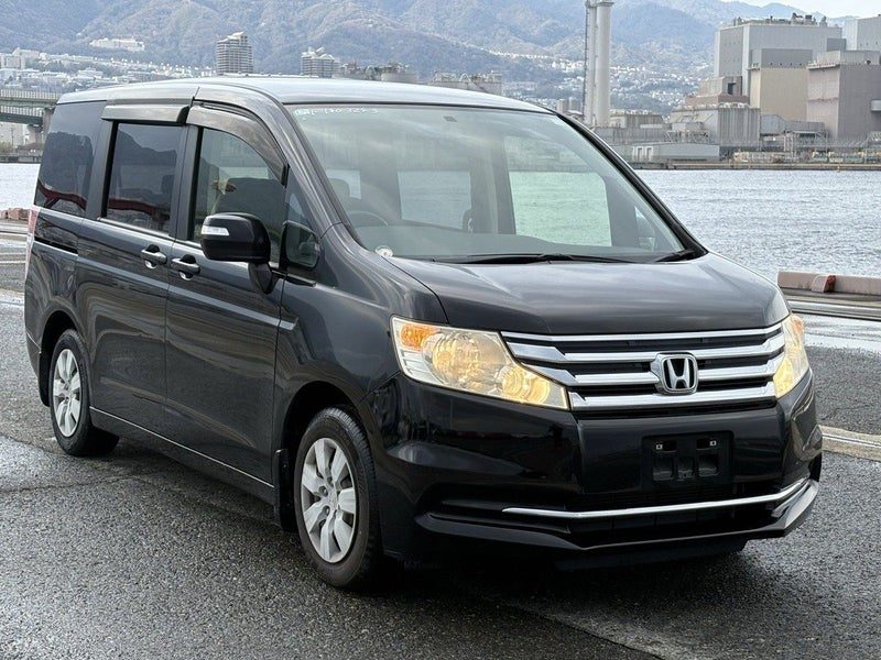 2014 Honda Step Wagon G E-Selection
