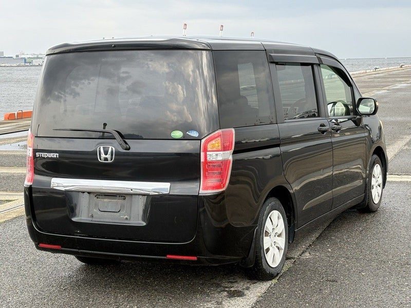 2014 Honda Step Wagon G E-Selection, photo 2