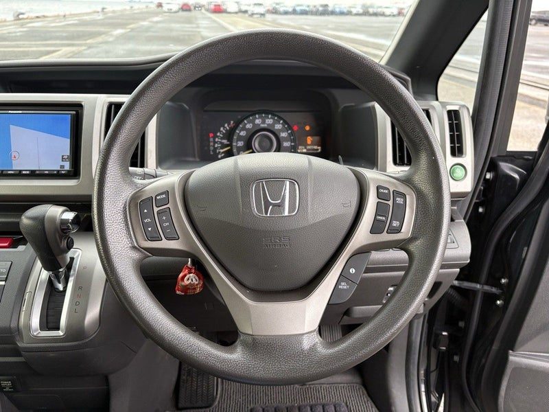 2014 Honda Step Wagon G E-Selection, photo 3