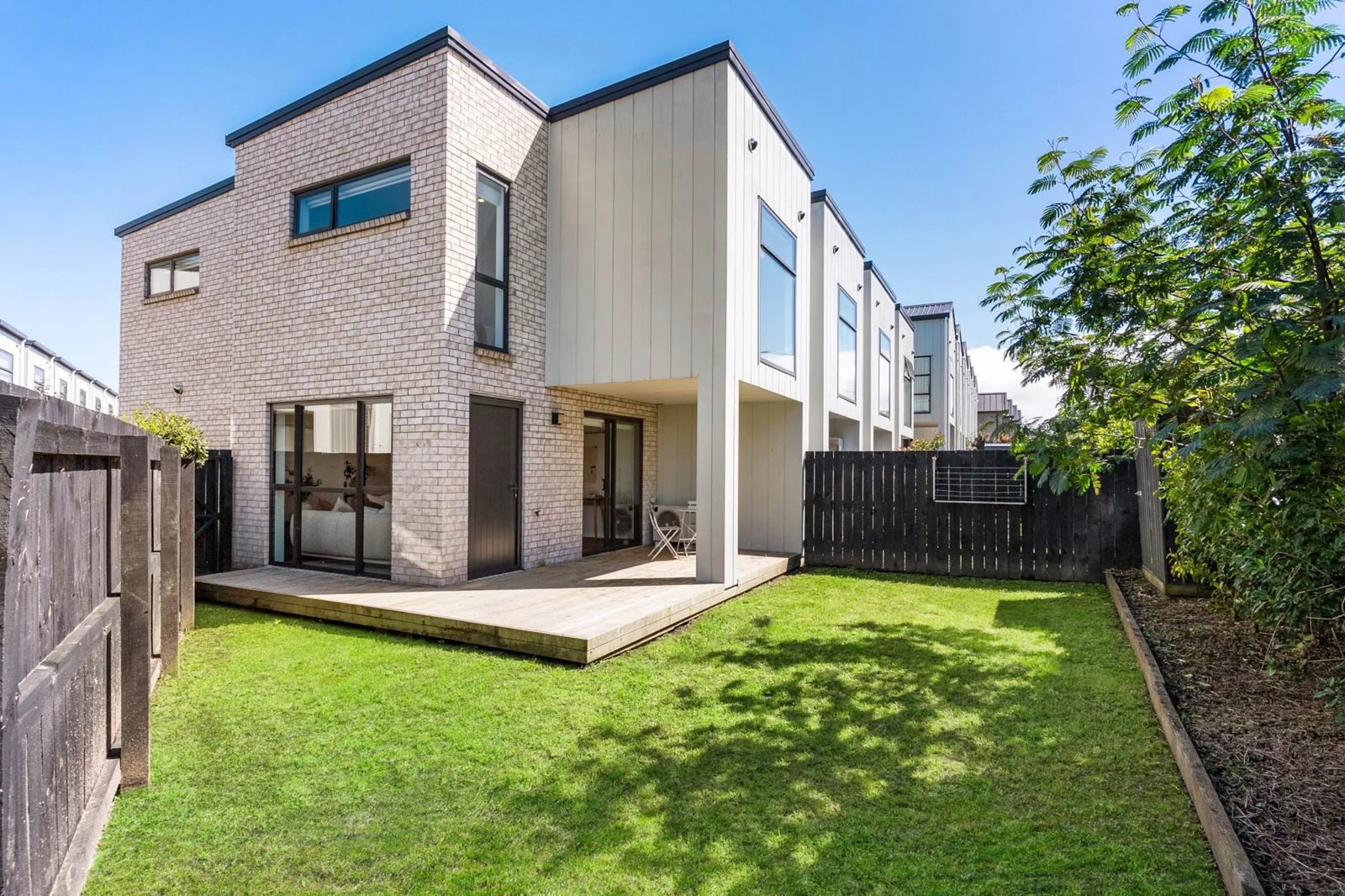 45 Whai Hua Lane, Mangere Bridge, photo 1