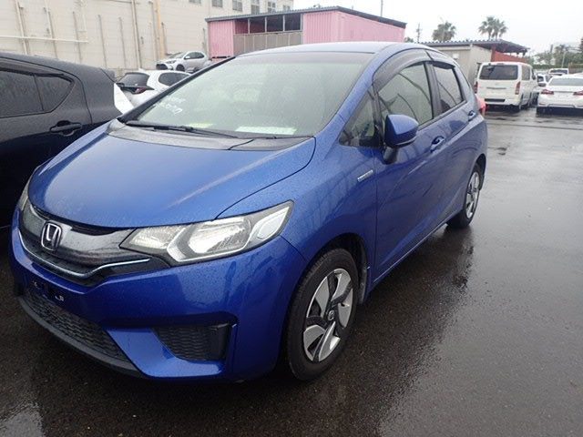 2015 Honda Fit Hybrid F package, photo 2