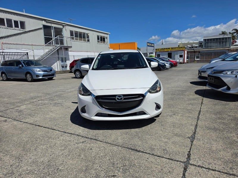 2015 Mazda Demio 13 S, photo 2