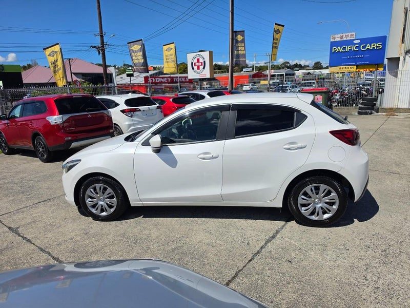2015 Mazda Demio 13 S, photo 3