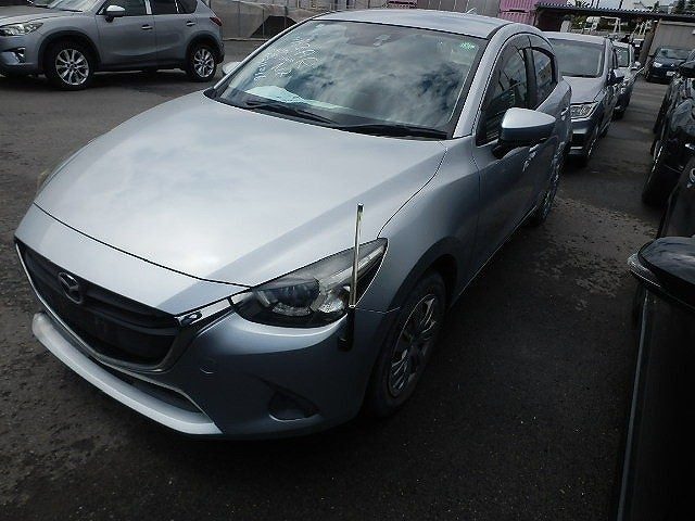 2017 Mazda Demio 13S, photo 2