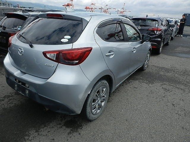 2017 Mazda Demio 13S, photo 3