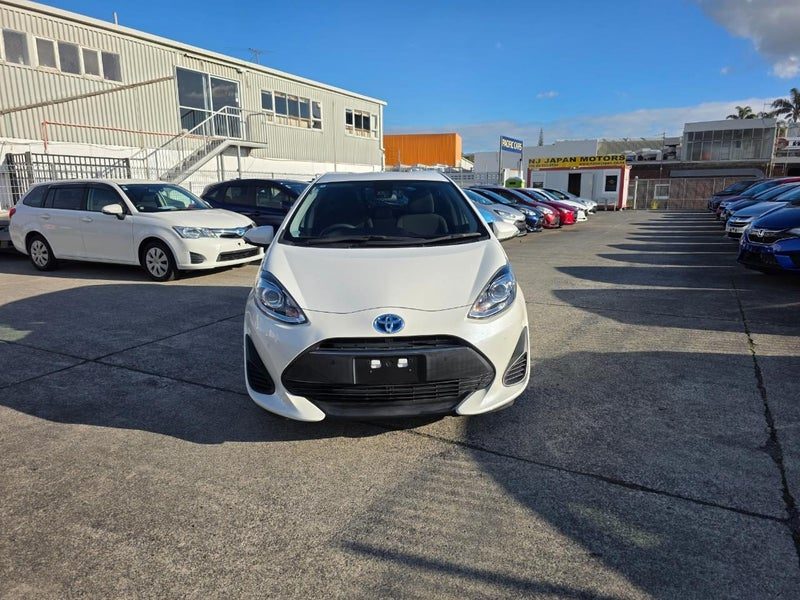 2018 Toyota Aqua S, photo 2