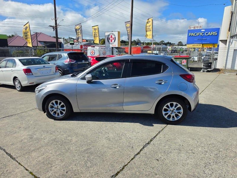 2015 Mazda Demio 13 S, photo 3