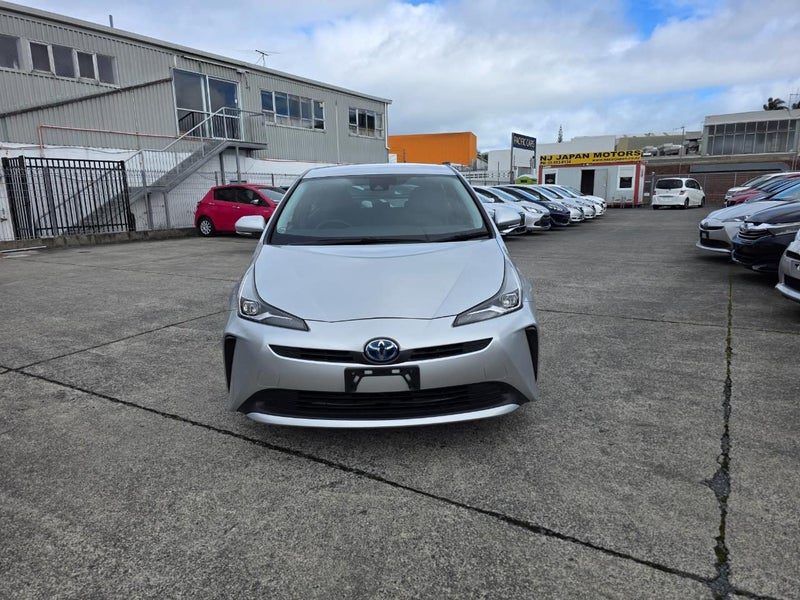 2019 Toyota Prius E, photo 2