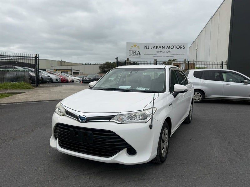2017 Toyota Corolla Axio Hybrid, photo 2