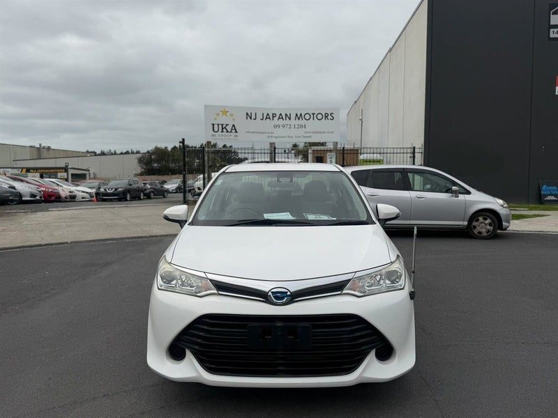 2017 Toyota Corolla Axio Hybrid, photo 3