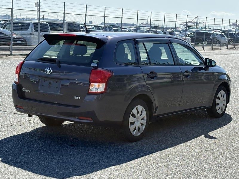 2014 Toyota Corolla Fielder Hybrid, photo 2