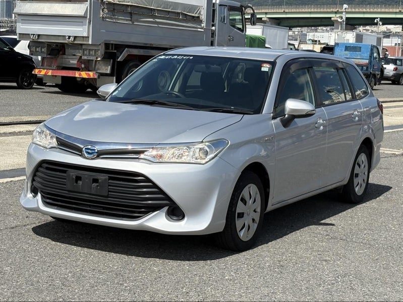 2017 Toyota Corolla Fielder Hybrid, photo 2