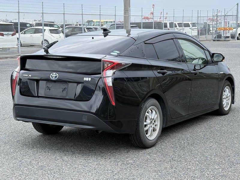 2016 Toyota Prius S, photo 2