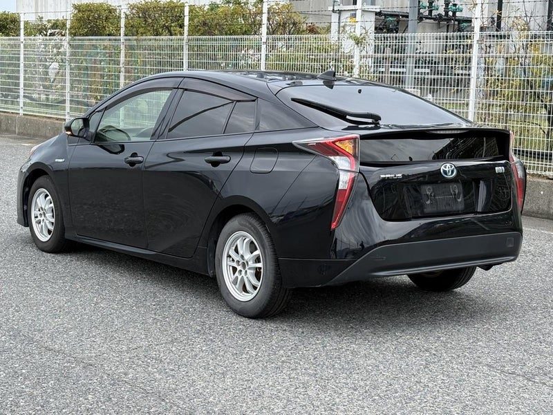 2016 Toyota Prius S, photo 3