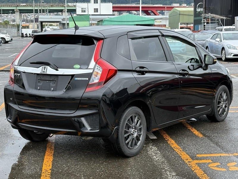 2015 Honda Fit Hybrid L Package, photo 2