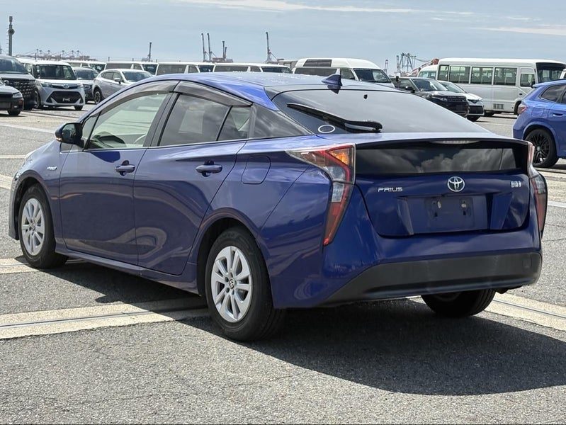 2016 Toyota Prius S, photo 3