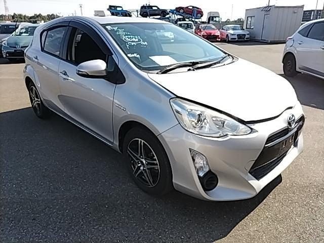 2016 Toyota Aqua S