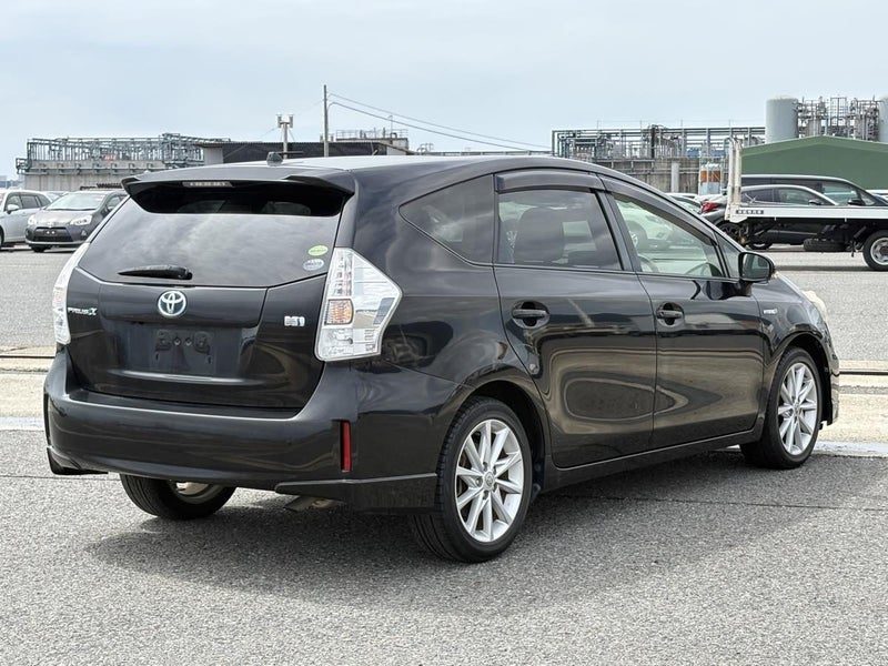 2013 Toyota Prius Alpha S Touring Selection, photo 3