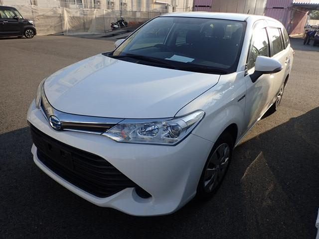 2016 Toyota Corolla Fielder Hybrid, photo 2