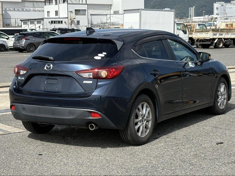 2014 Mazda Axela 15S, photo 3