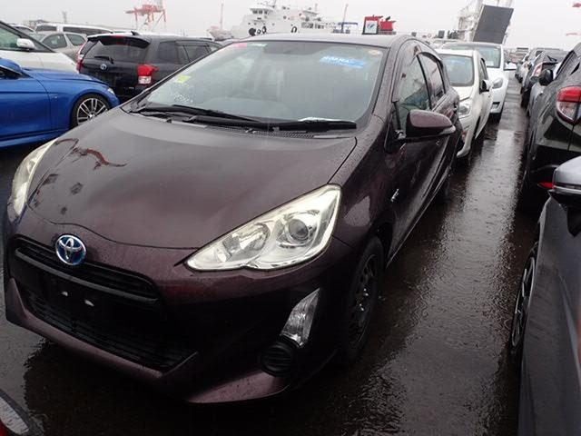2016 Toyota Aqua S, photo 2