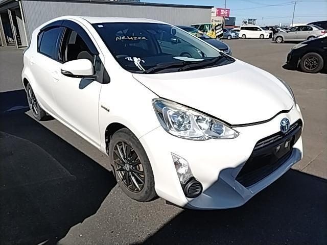 2016 Toyota Aqua S