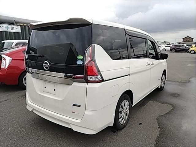 2017 Nissan Serena XV Selection S-Hybrid, photo 3