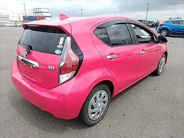 2016 Toyota Aqua S, photo 3