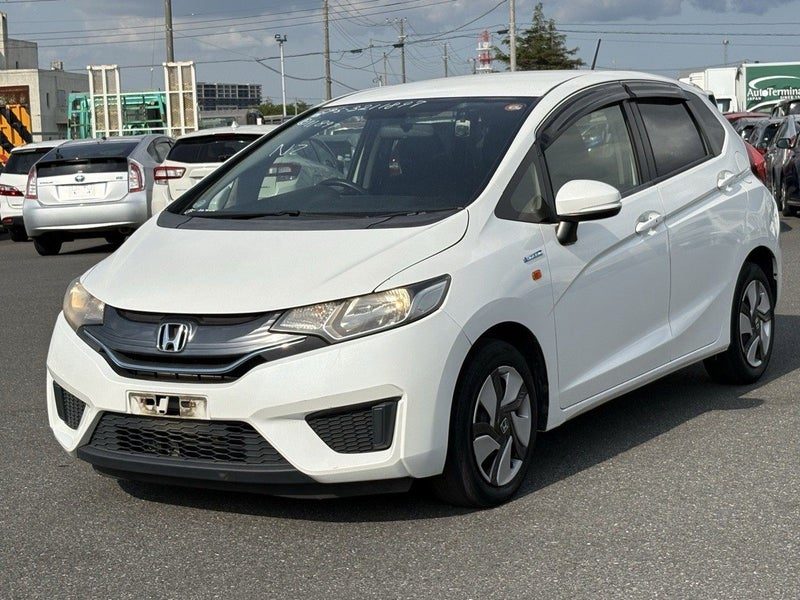 2015 Honda Fit Hybrid, photo 2