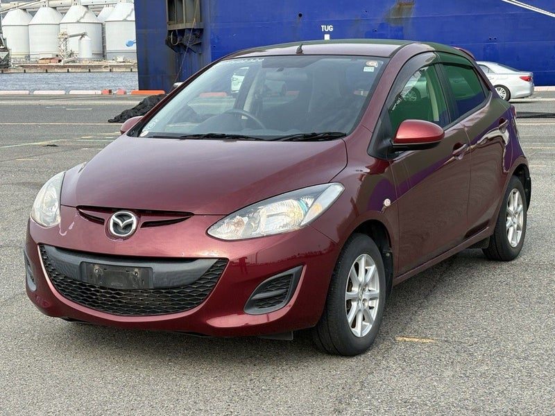 2012 Mazda Demio 13 SKYACTIV, photo 2