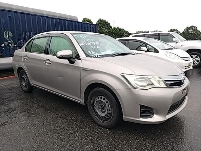 2013 Toyota Corolla Axio Hybrid