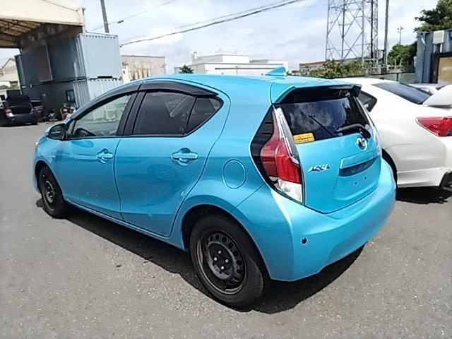 2015 Toyota Aqua S, photo 3