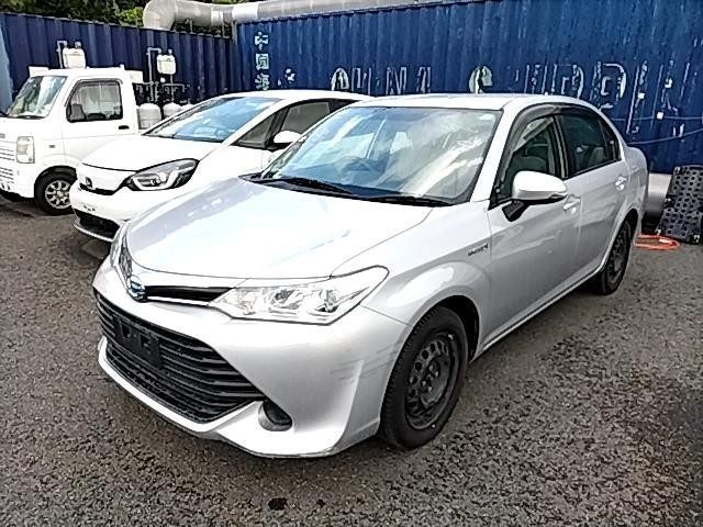 2015 Toyota Corolla Axio Hybrid, photo 2