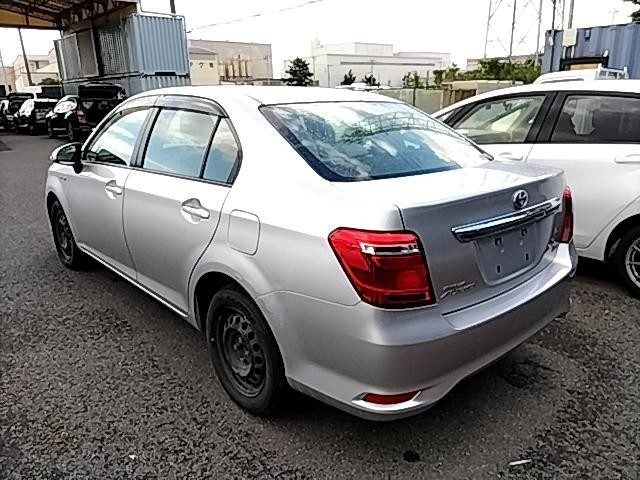 2015 Toyota Corolla Axio Hybrid, photo 3