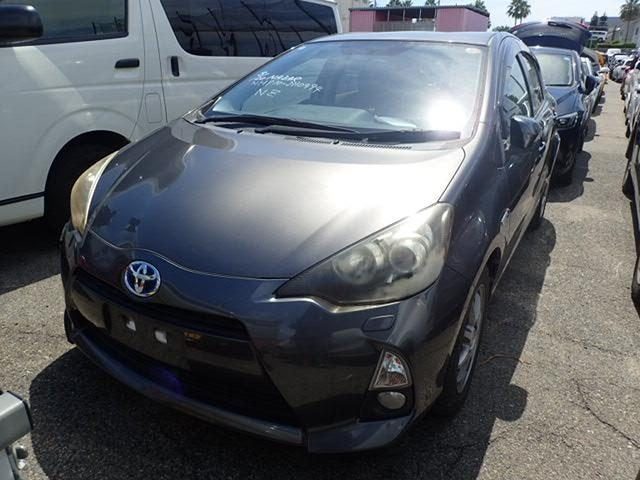 2012 Toyota Aqua G, photo 2