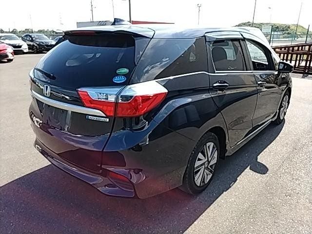 2016 Honda Shuttle Hybrid X Style Edition, photo 3
