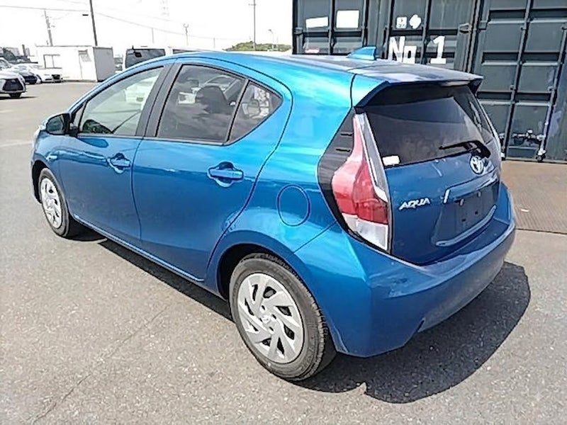 2016 Toyota Aqua S, photo 3