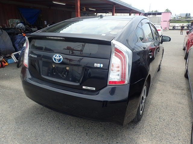 2012 Toyota Prius L, photo 3