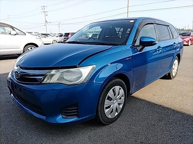 2013 Toyota Corolla Fielder Hybrid, photo 2